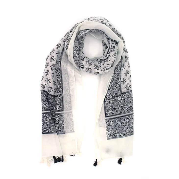 Khăn choàng cổ họa tiết hoa Poly dành cho nữ