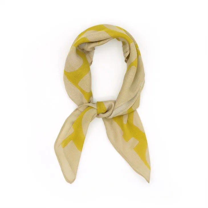 Khăn lụa vuông hình học