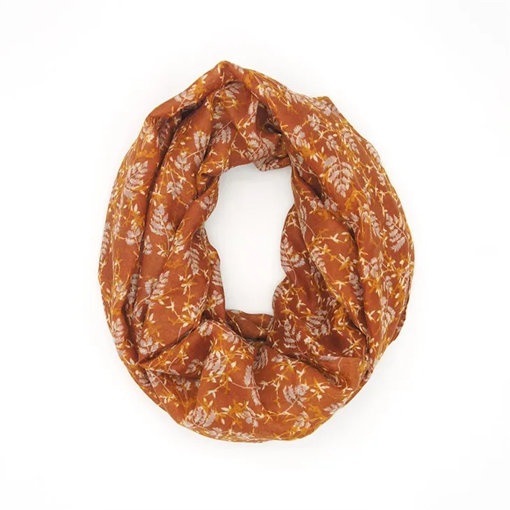 Khăn choàng hoa màu đỏ cho phụ nữ